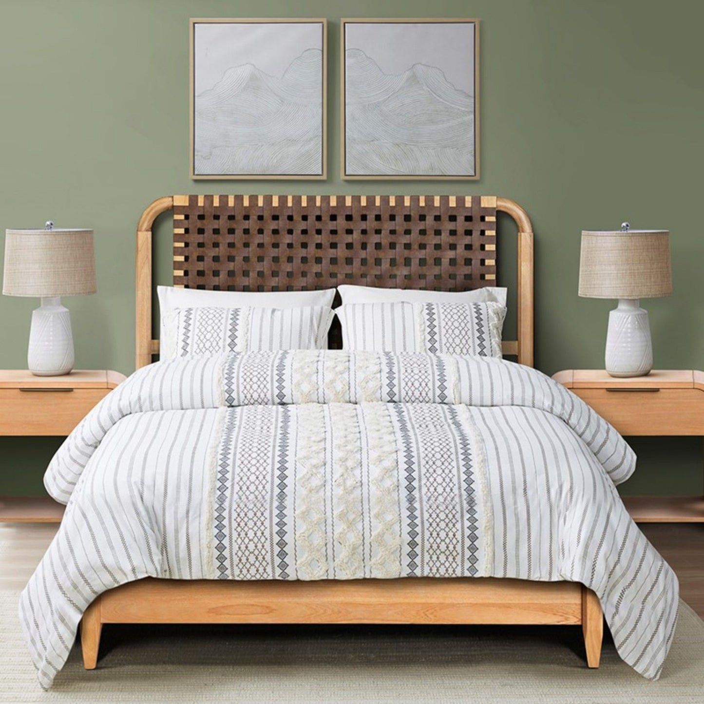 Queen Bed With Caramel Maple Wood - Natural